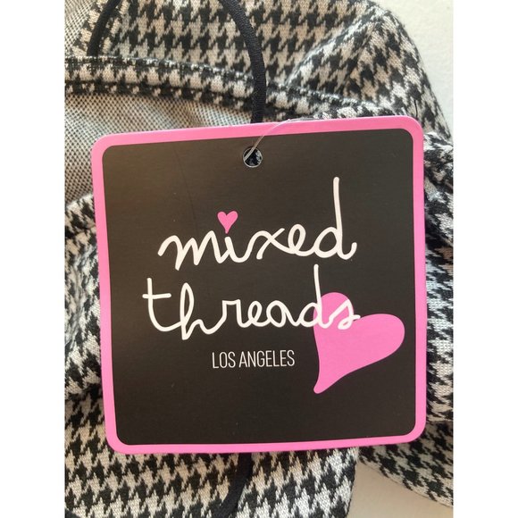 Mixed Threads Houndstooth Cutout Top - Picture 8 of 9